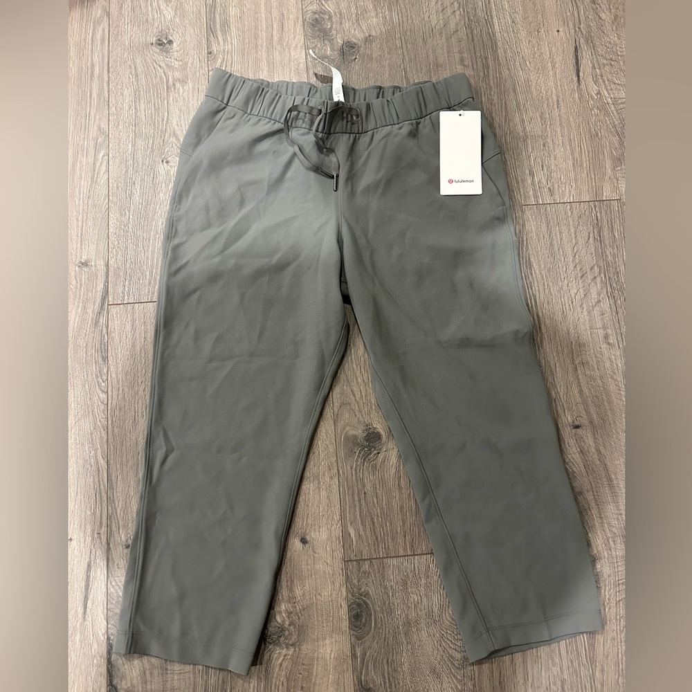 Lululemon capris